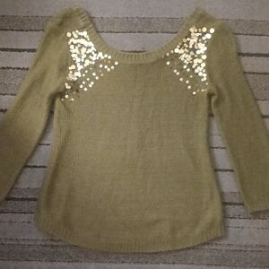 LIKE NEW SCOOP NECK AND BACK Olive Green Sequin Embellished Sweater SIZE MEDIUM